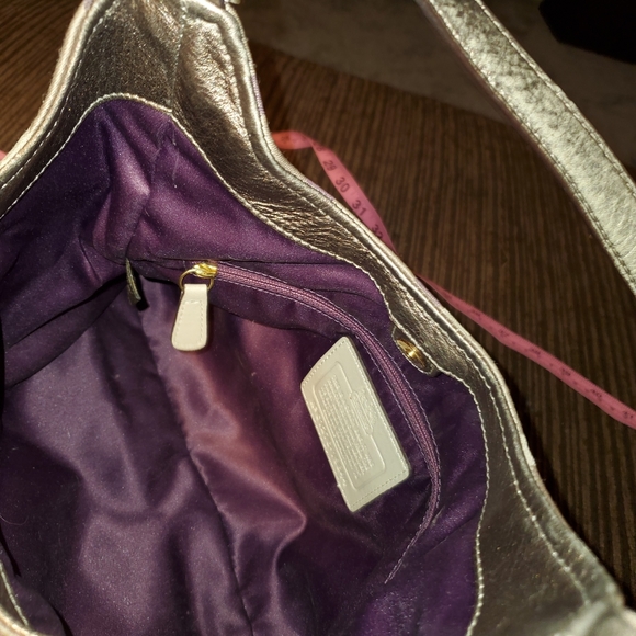 Euc Coach Hobo - Picture 8 of 10